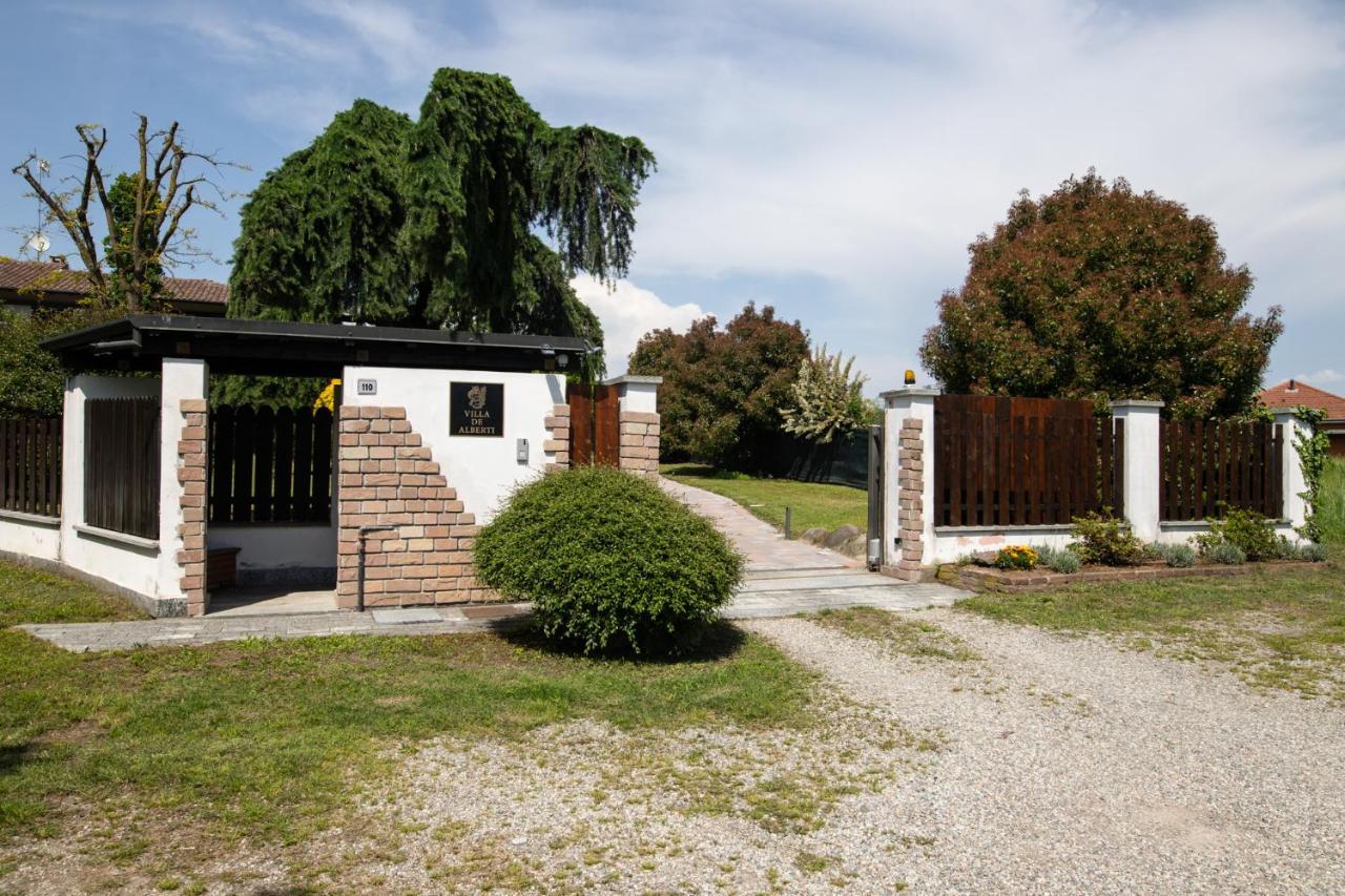 Villa De Alberti Vergiate Exterior photo