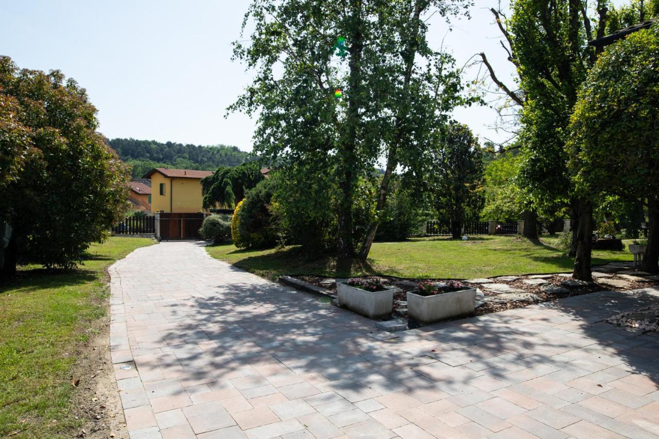Villa De Alberti Vergiate Exterior photo